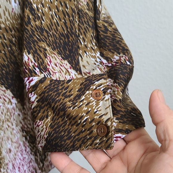 ESSENTIALS Top/Blouse - Picture 4 of 8